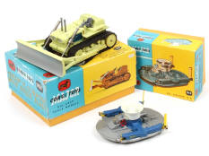 CORGI TOYS (GB) (2)