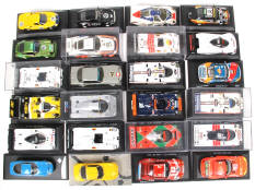 DIVERS (24)