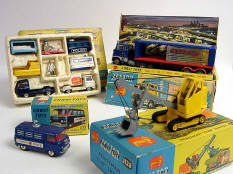 CORGI TOYS (GB) (4)