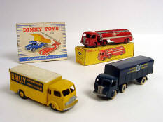 DINKY TOYS (FRANCE) (4)