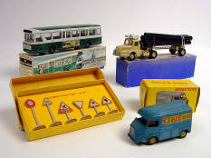 DINKY TOYS (FRANCE) (4)