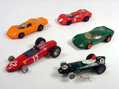 SCALEXTRIC & RUSSKIT (5)
