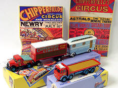 CORGI TOYS (GB) (2)