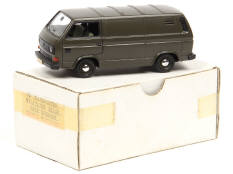 M.R (FRANCE) (1)