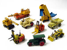 DINKY TOYS (9)