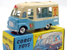 CORGI TOYS (GB) (1)
