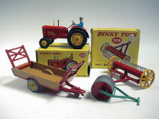 DINKY TOYS (GB) (4)