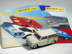 DINKY TOYS  DIVERS (3)