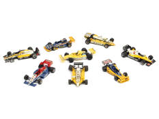 DIVERS (8)