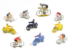 FIGURINES DIVERS (1)