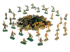 FIGURINES DIVERS (1)