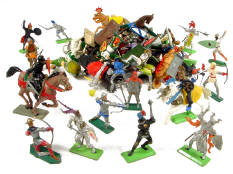 FIGURINES DIVERS (1)