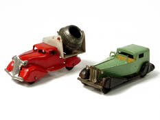 WYANDOTTE TOYS & DIVERS (2)