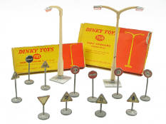 DINKY TOYS GB (2)