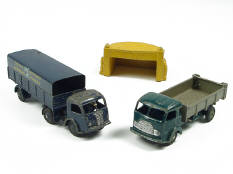 DINKY TOYS (FRANCE) (2)