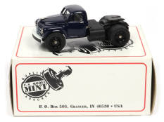 US. MODEL MINT (USA) (1)