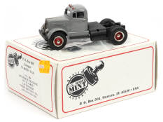 US. MODEL MINT (USA) (1)