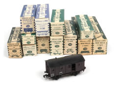 HORNBY 'HO' (12)
