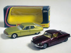 CORGI TOYS (GB) (2)