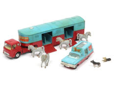 CORGI TOYS (GB) (2)