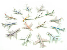 MINI-PLANES/PLAYMAKERS (HONG KONG) (1)