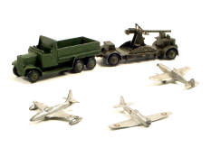 DINKY TOYS GB & DIVERS (5)
