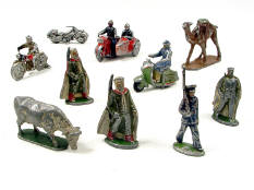 FIGURINES DIVERS (1)