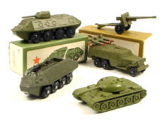 VOENNYE IGRUSHKI (URSS) (5)