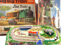 TRI-ANG & TECHNOFIX (2)