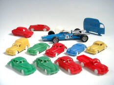 DINKY TOYS  DIVERS (12)