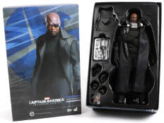 HOT TOYS (JAPON) (1)