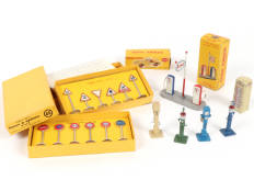 DINKY TOYS (FRANCE) (9)