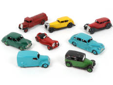 DINKY TOYS (GB) (8)