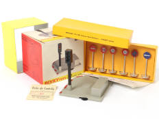 DINKY TOYS (FRANCE) (2)