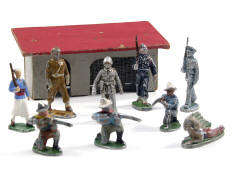 FIGURINES DIVERS (10)