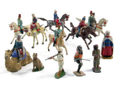 FIGURINES DIVERSES (14)