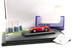 MICRO WORLD (1)