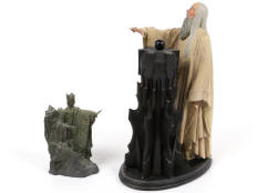 SIDESHOW COLLECTIBLES (USA) (2)