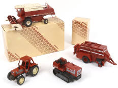 Lot 62 - DIVERS (4)