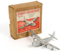 Lot 273 - DINKY TOYS (GB) (1)