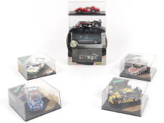 Lot 79 - DIVERS (8)