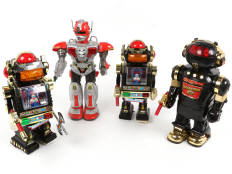 Lot 52 - DIVERS (4)