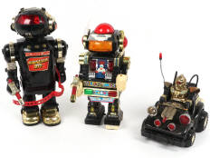 Lot 51 - DIVERS (3)