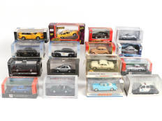 Lot 124 - DIVERS (16)