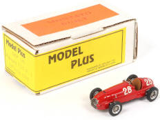 MODEL PLUS (ITALIE) (1)