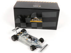 Lot 100 - EXOTO (USA) (1)